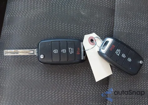 2020 Kia Sportage Lx z USA, uszkodzony, nr VIN KNDPM3AC9L7644248